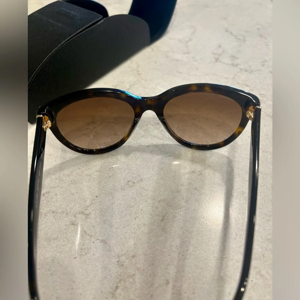 PRADA Tortoise Shell 🕶️ Sunglasses 👝🤎👜 - Picture 8 of 16
